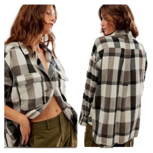 🚂We The Free Plaid Button-Down Shirt - Black, White, flannel size Small GUC..